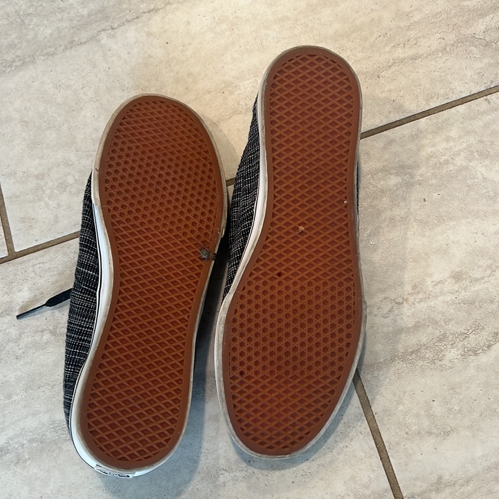 Vans - Picture 3 of 3